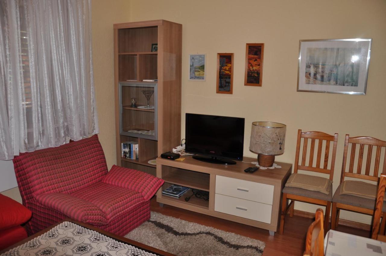 Apartmani Karla Klenovica Exterior photo