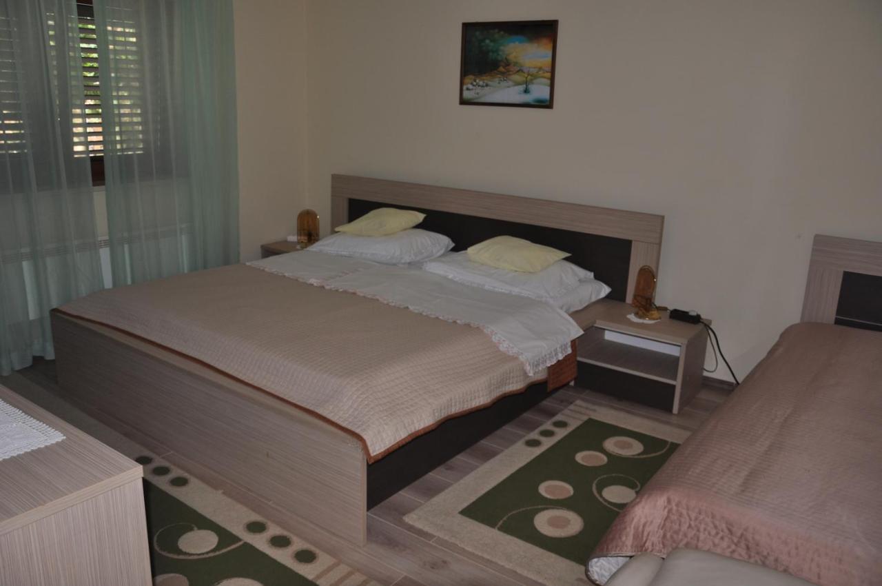 Apartmani Karla Klenovica Exterior photo