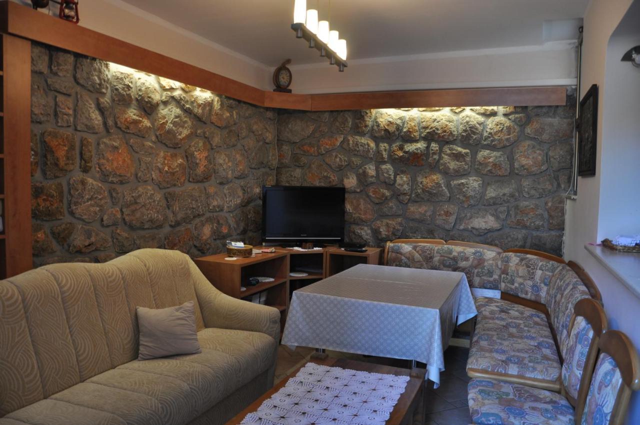 Apartmani Karla Klenovica Exterior photo