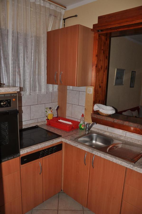 Apartmani Karla Klenovica Exterior photo