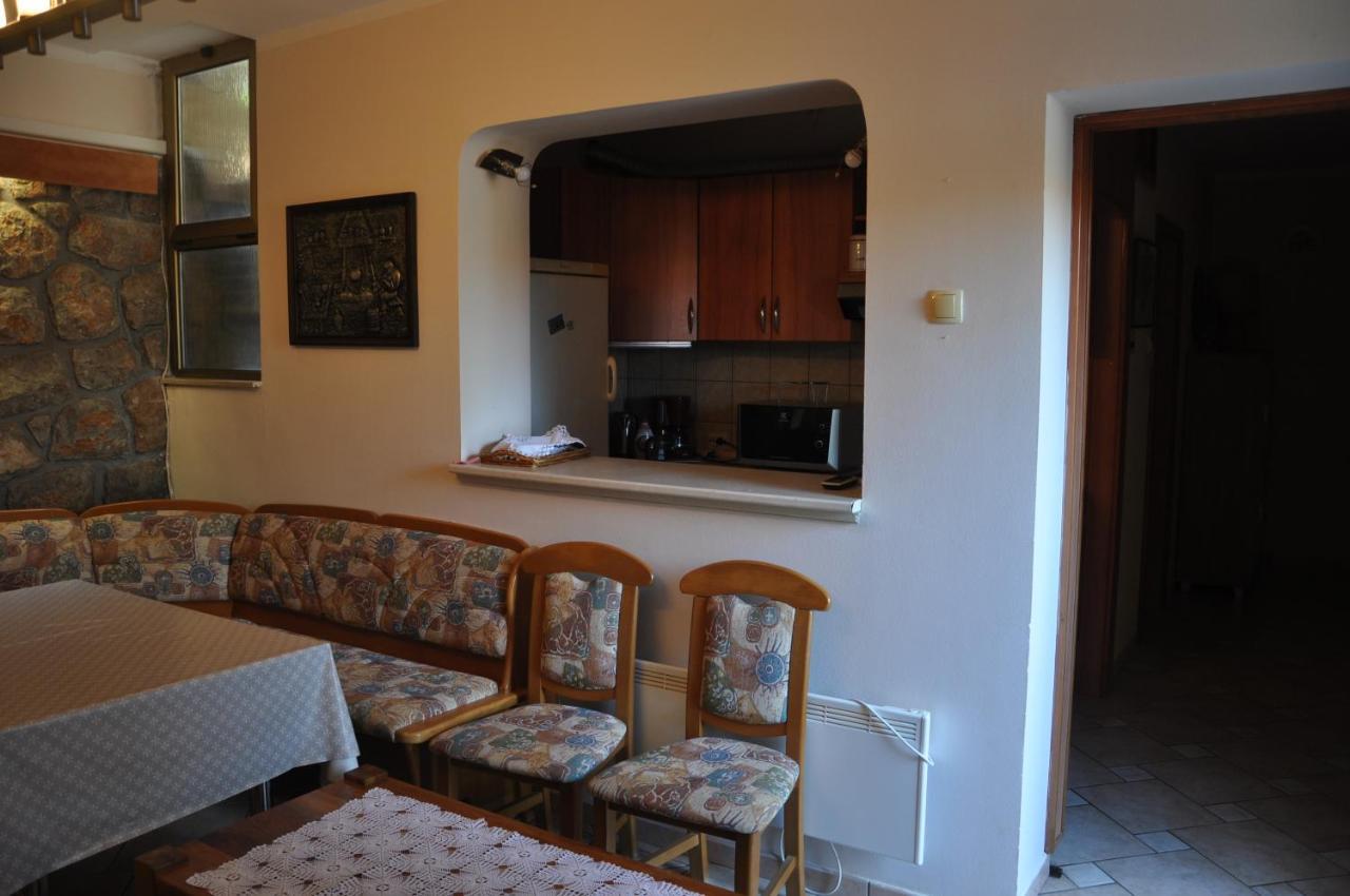 Apartmani Karla Klenovica Exterior photo