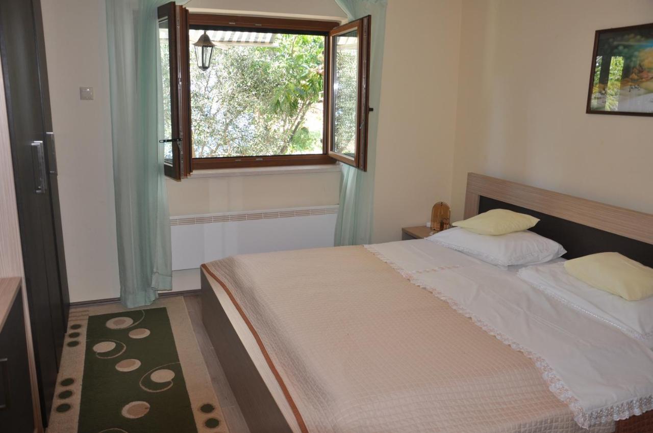 Apartmani Karla Klenovica Exterior photo